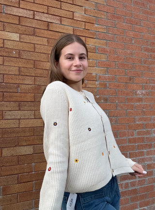 Floral Embroidery Sweater Ivory