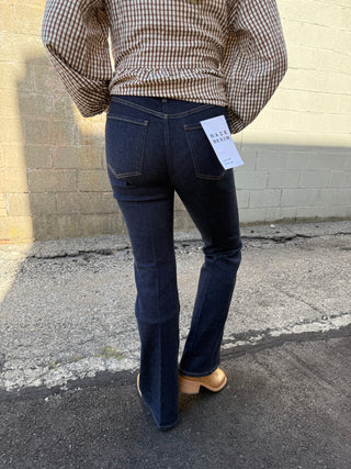 Sunset Flare Dark Rinse 32.5" by Daze