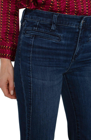 Hannah w/ Front Seam Detail 32"