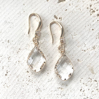 Gold crystal earrings: Diamond