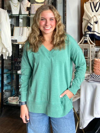 Modern V-neck Weekender Botanical Green
