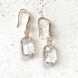 Gold crystal earrings: Diamond