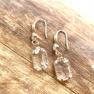 Gold crystal earrings: Diamond