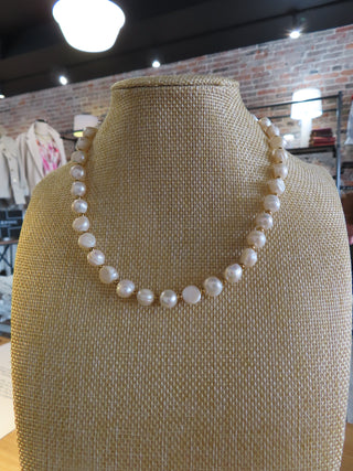 GLAM PEARL NECKLACE