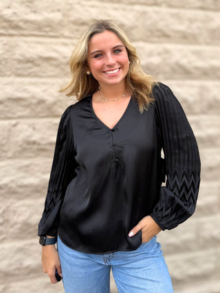 Pleated Top Black by Liverpool