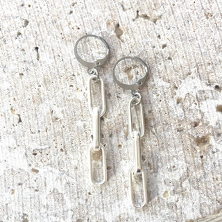 Matte metal Earrings Paperclip: Matte silver