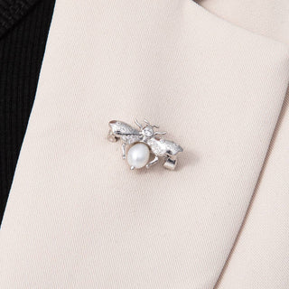 Silver 17mm x 24.5mm Clear CZ Faux Shell Pearl Bumble Bee Insect Pin Brooch | BH-011